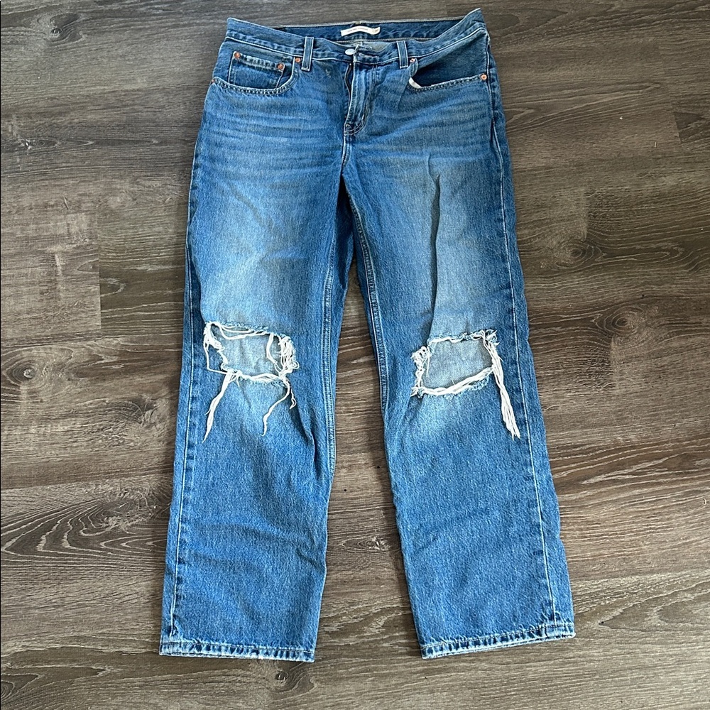 Levi's Women's Straight Leg Jeans in Distressed Blue